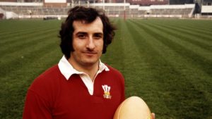 welsh rugby legend stops for hitchhiker gareth edwards